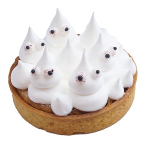 Hasselnuss-Kürbis-Tarte mit Baisergeistern