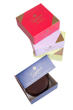 Verpackungskartonagen der Sachertorte in verschiedenen Farben 